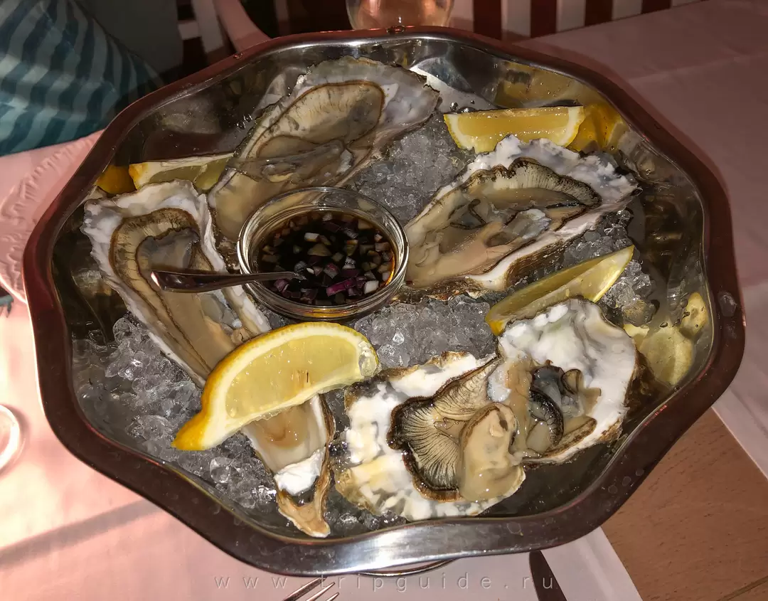 Сахалинские устрицы в ресторане «Гранд Фиш Веранда» («Grand Fish Veranda») в Сочи