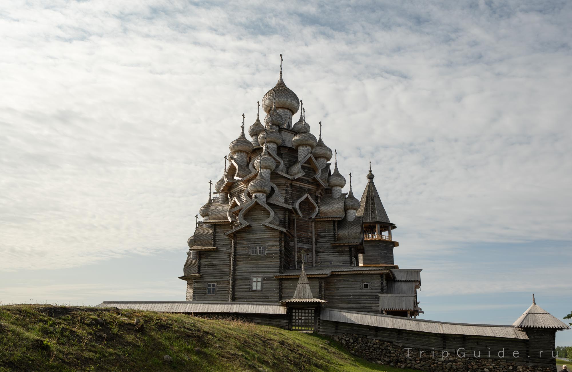 22-главая Преображенская церковь на острове Кижи 22-главая Преображенская церковь на острове Кижи