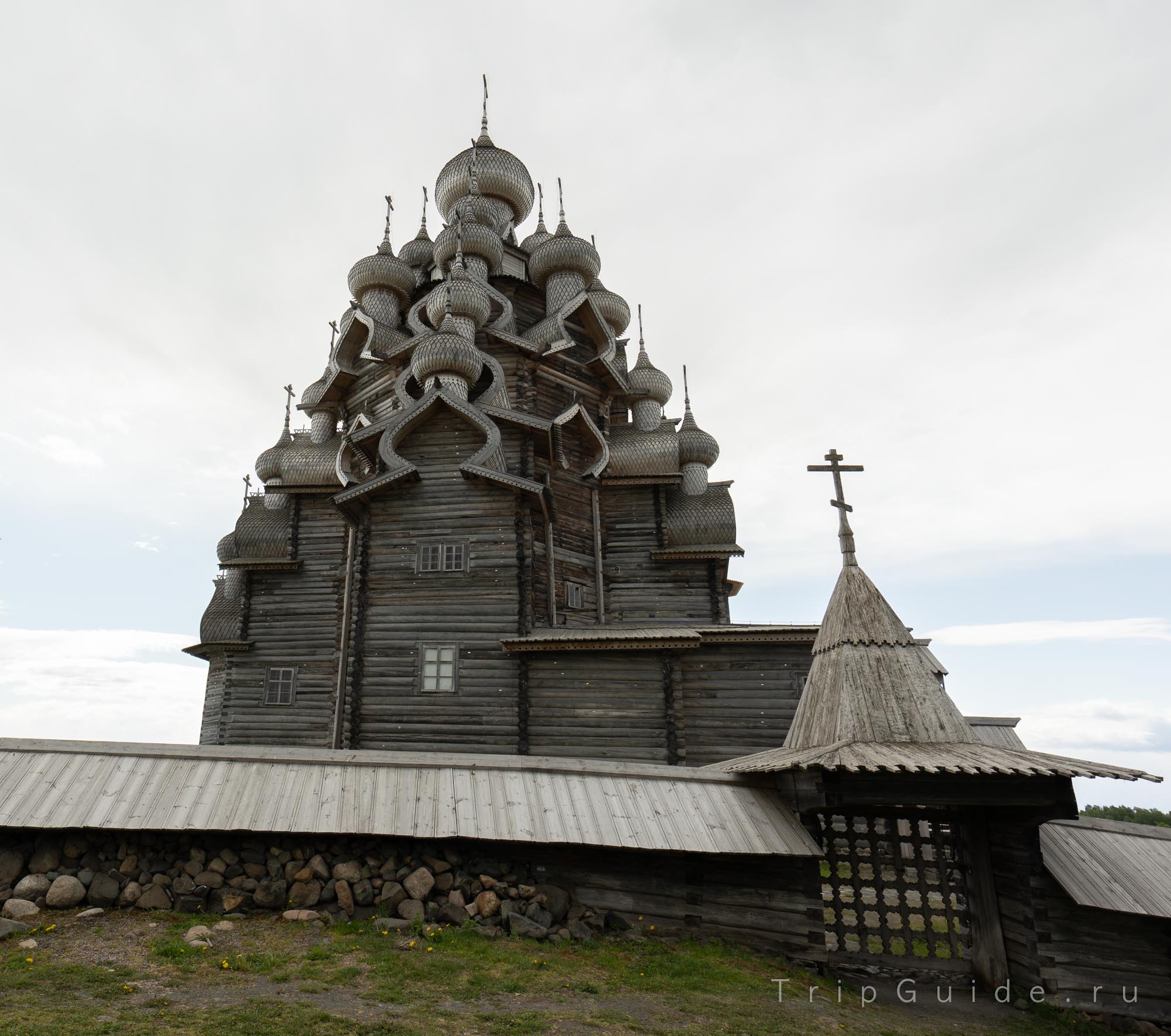 Кижи, деревянная Преображенская церковь Кижи, деревянная Преображенская церковь