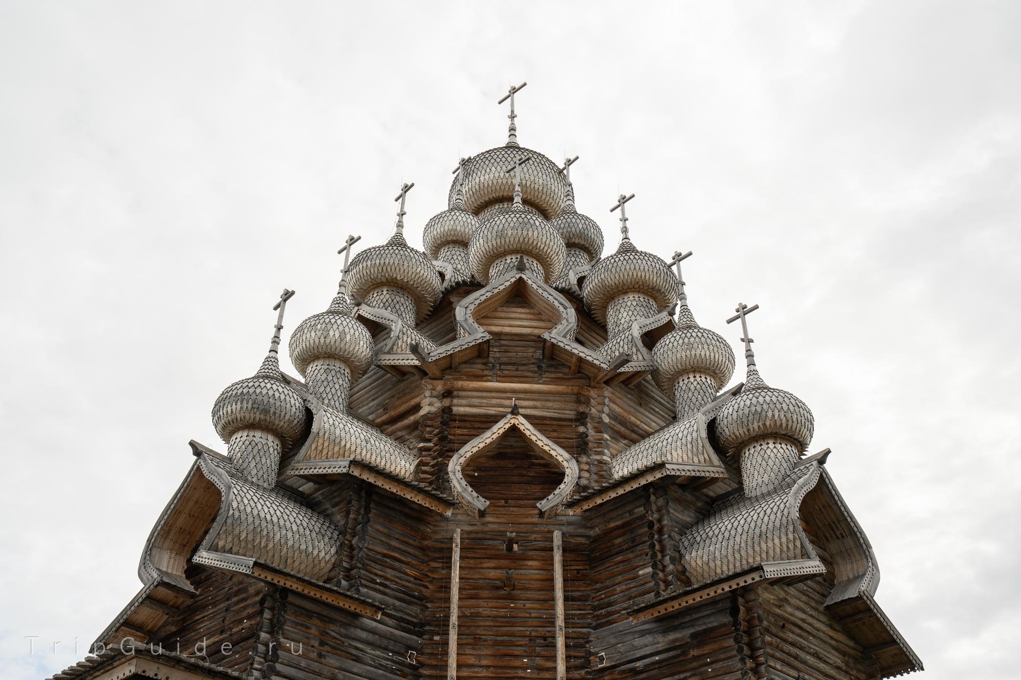 Купола Преображенской церкви на острове Кижи Купола Преображенской церкви на острове Кижи