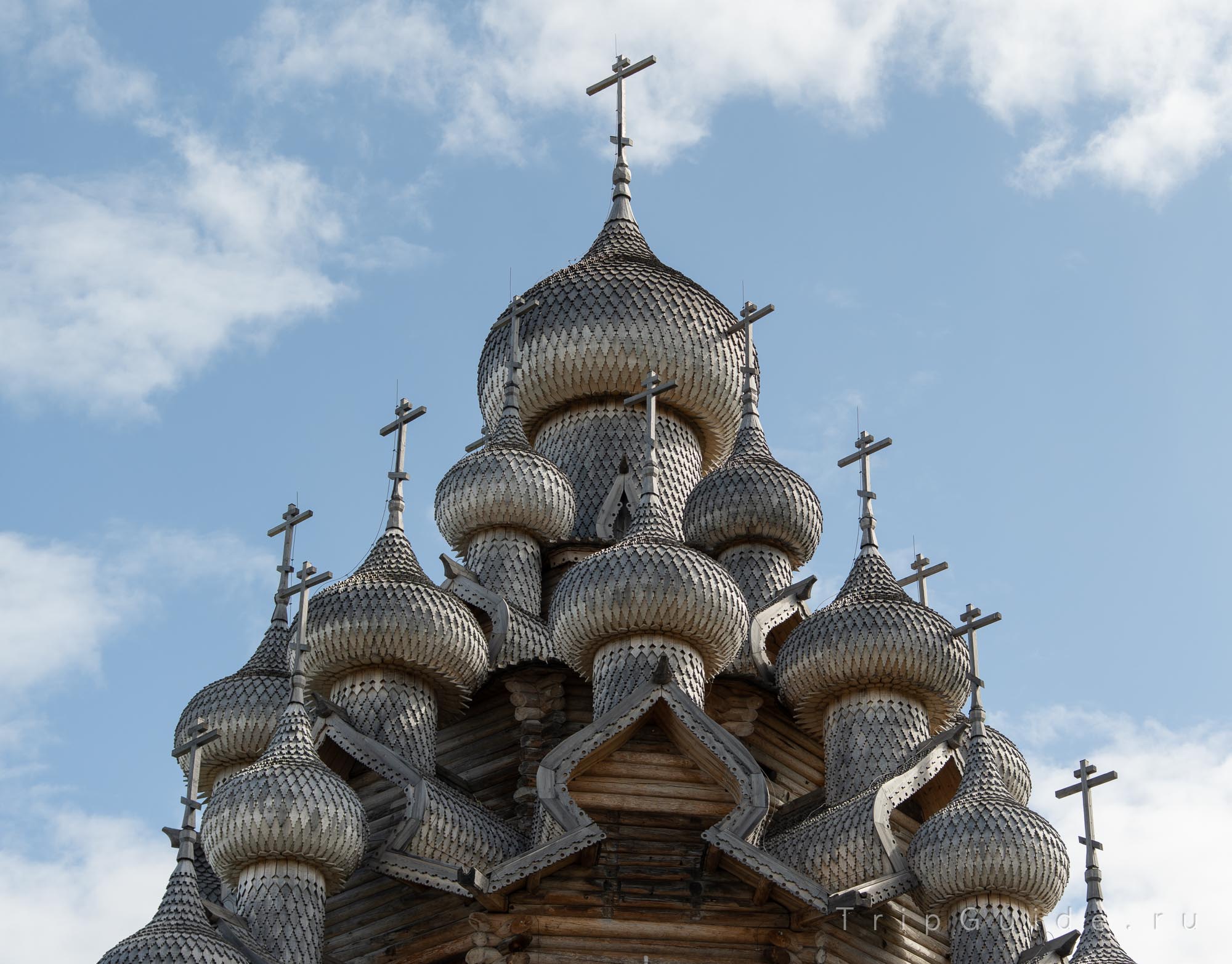 Купола Преображенской церкви на острове Кижи Купола Преображенской церкви на острове Кижи
