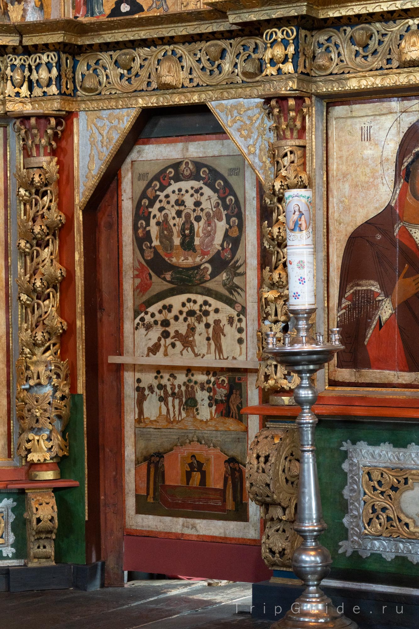 Северная алтарная дверь, Преображенская церковь, музей Кижи Северная алтарная дверь, Преображенская церковь, музей Кижи