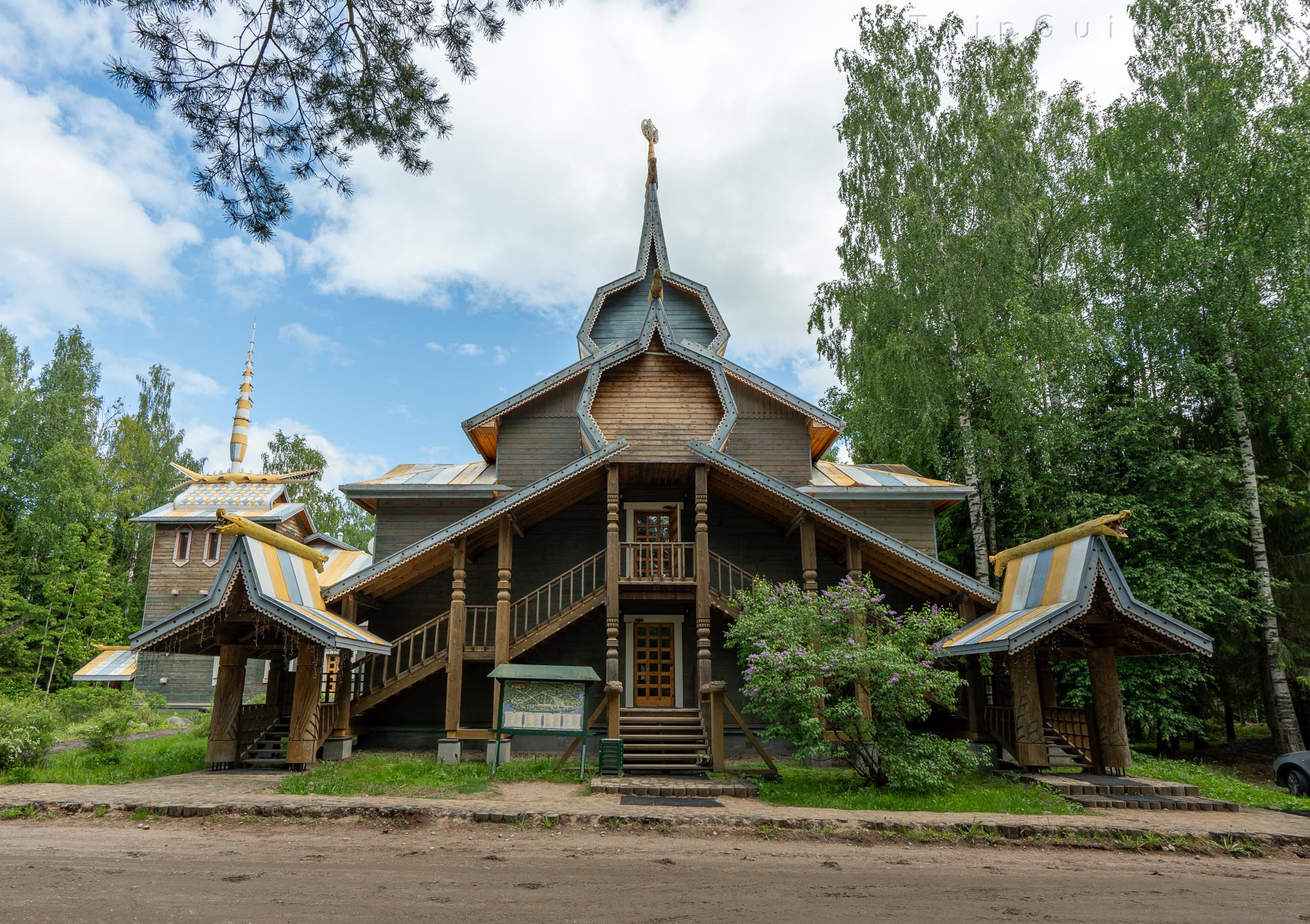 Гостиница в деревне Мандроги Гостиница в деревне Мандроги