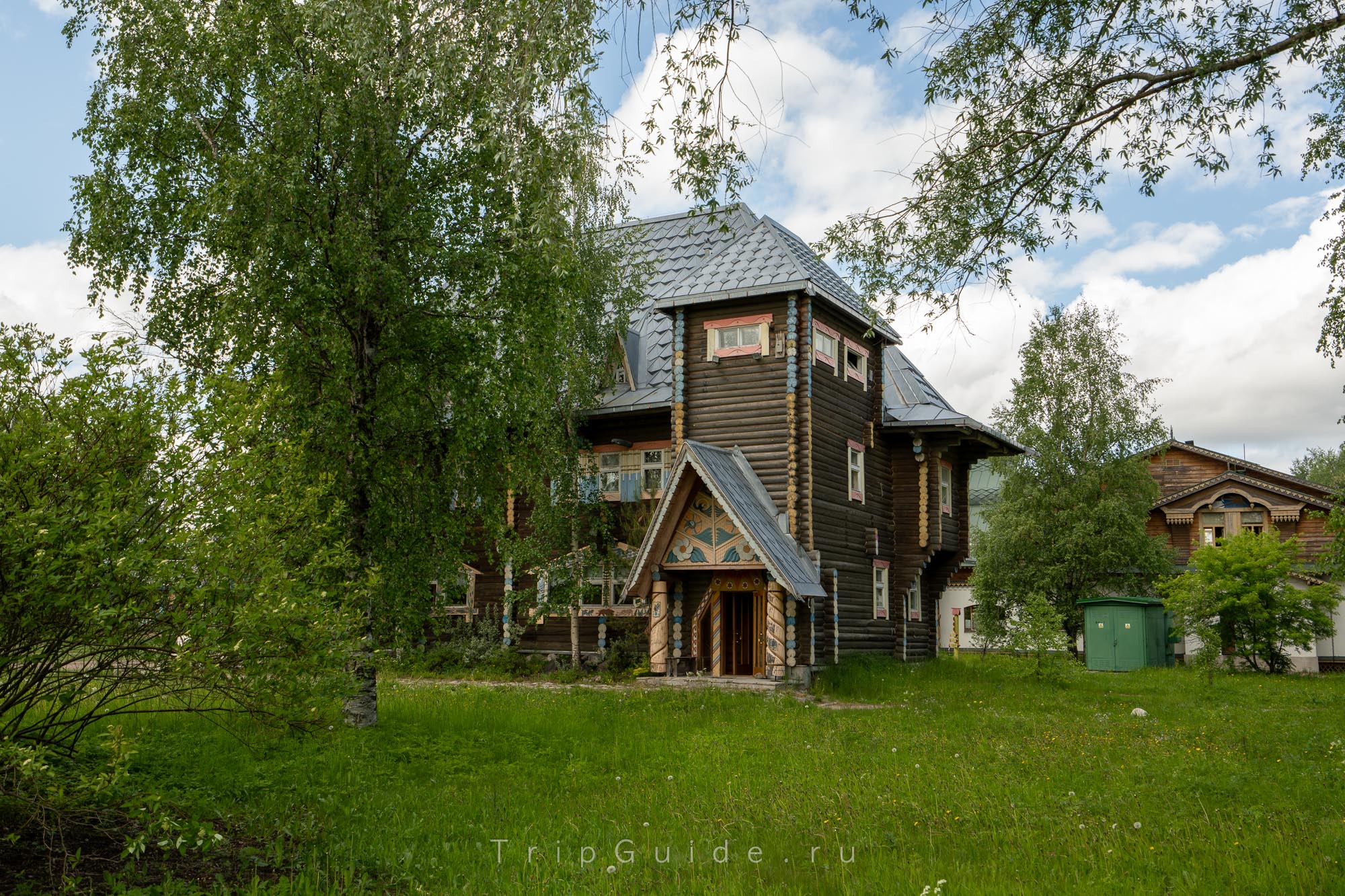 Ремесленные мастерские в деревне Мандроги Ремесленные мастерские в деревне Мандроги