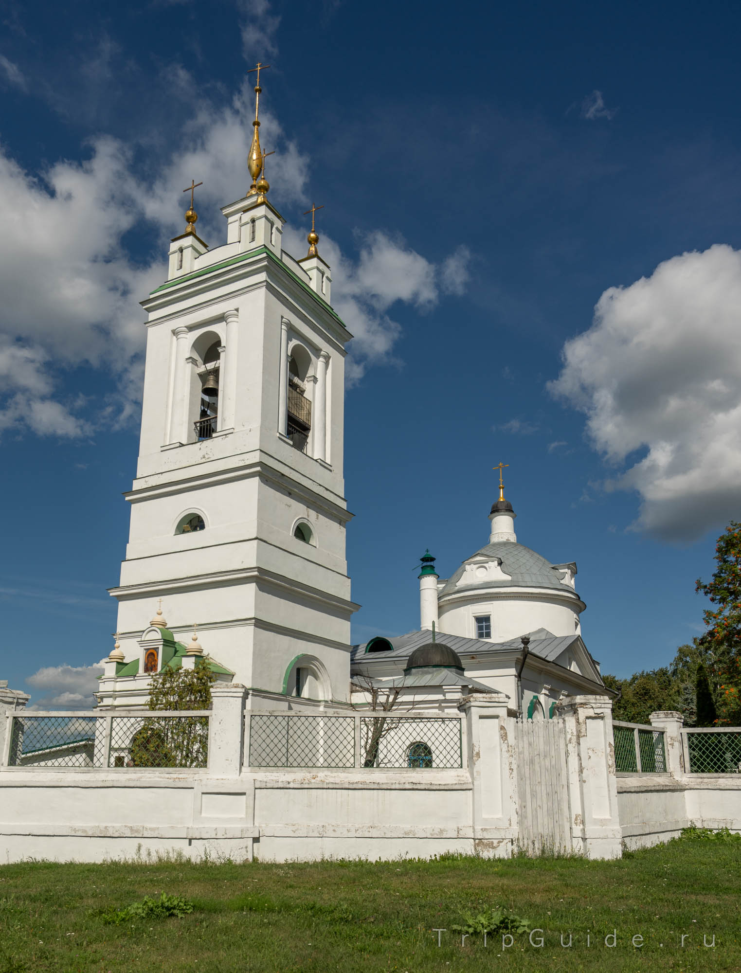 Колокольня Казанской церкви в Константиново