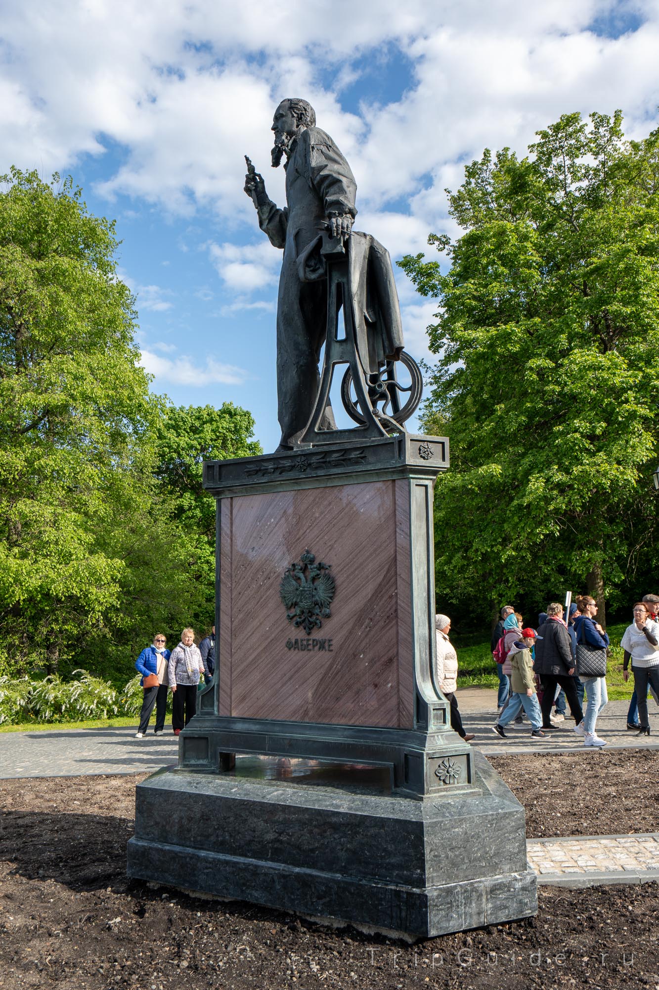 Памятник Михаилу Перхину в Петрозаводске Памятник Михаилу Перхину в Петрозаводске