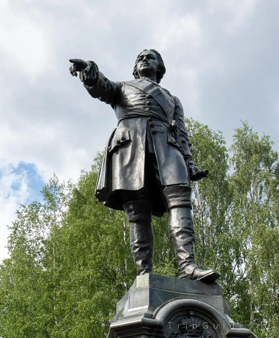 Памятник Петру I в Петрозаводске