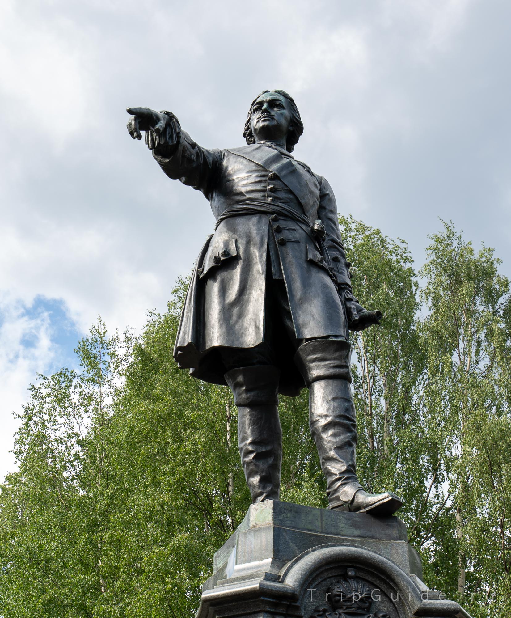Памятник Петру I в Петрозаводске Памятник Петру I в Петрозаводске