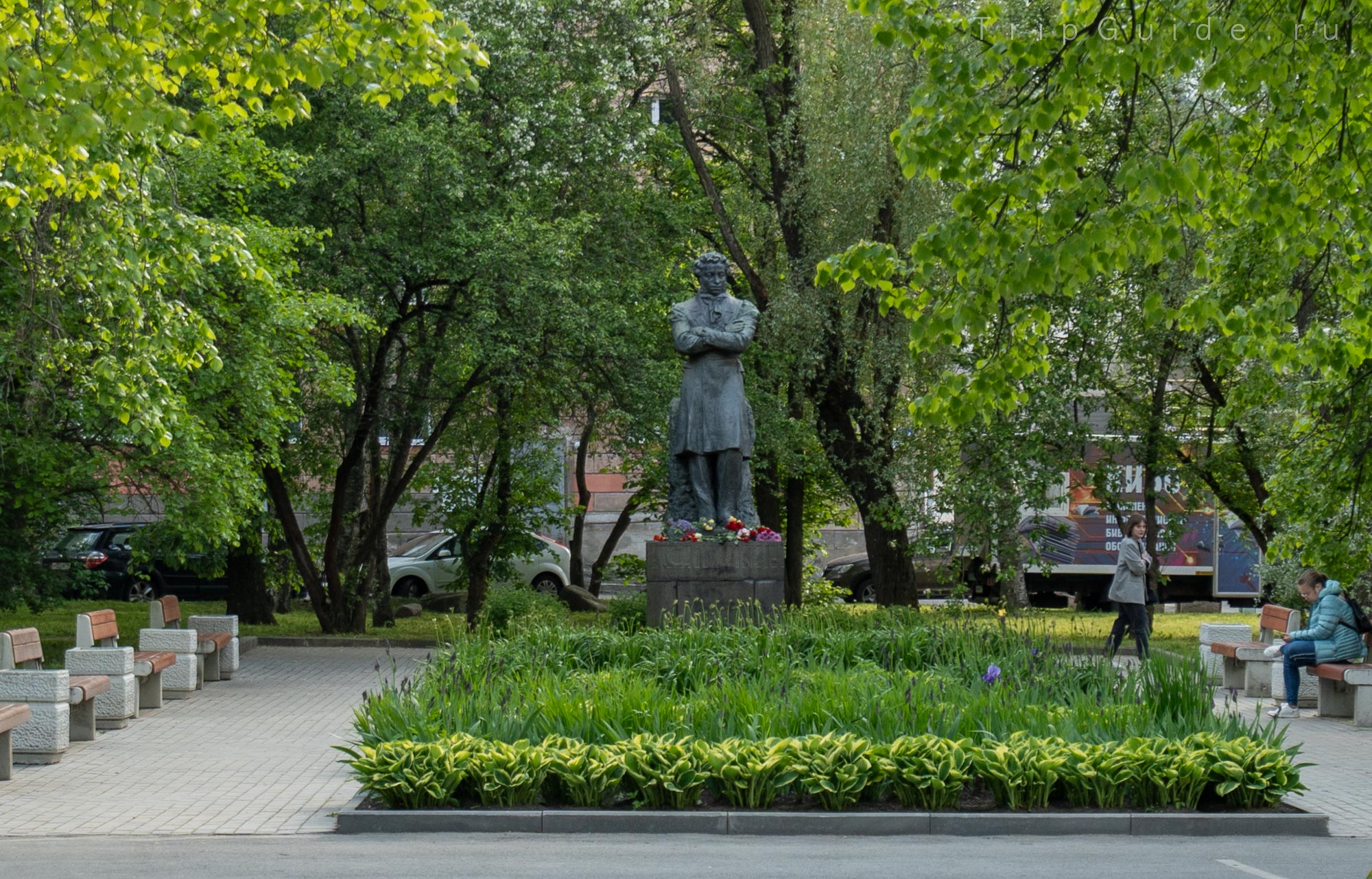 Памятник Пушкину в Петрозаводске Памятник Пушкину в Петрозаводске