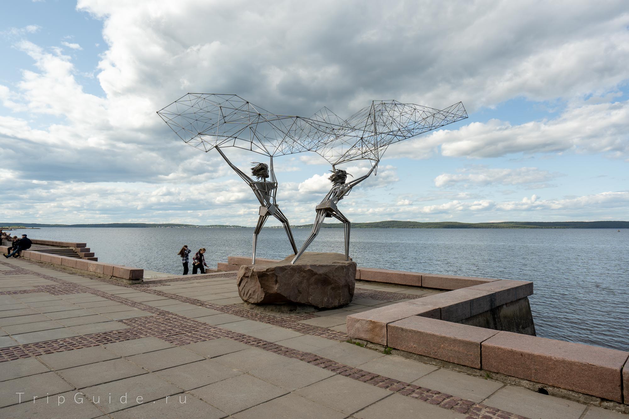 Скульптура «Рыбаки» в Петрозаводске Скульптура «Рыбаки» в Петрозаводске