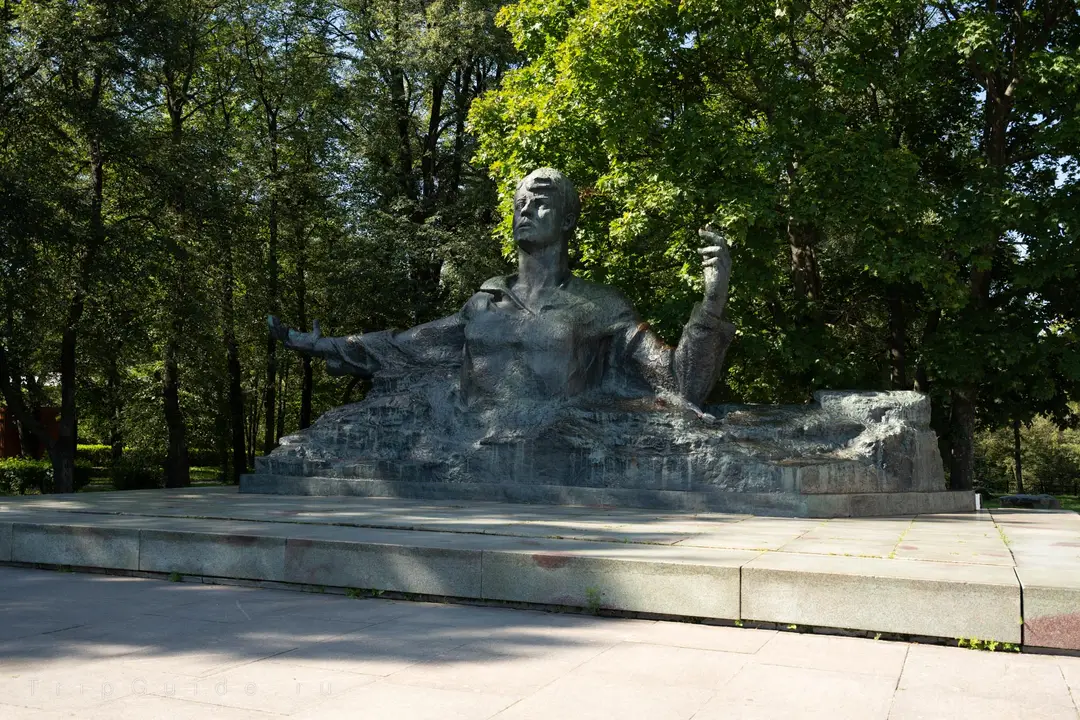 Памятник Есенину Памятник Есенину