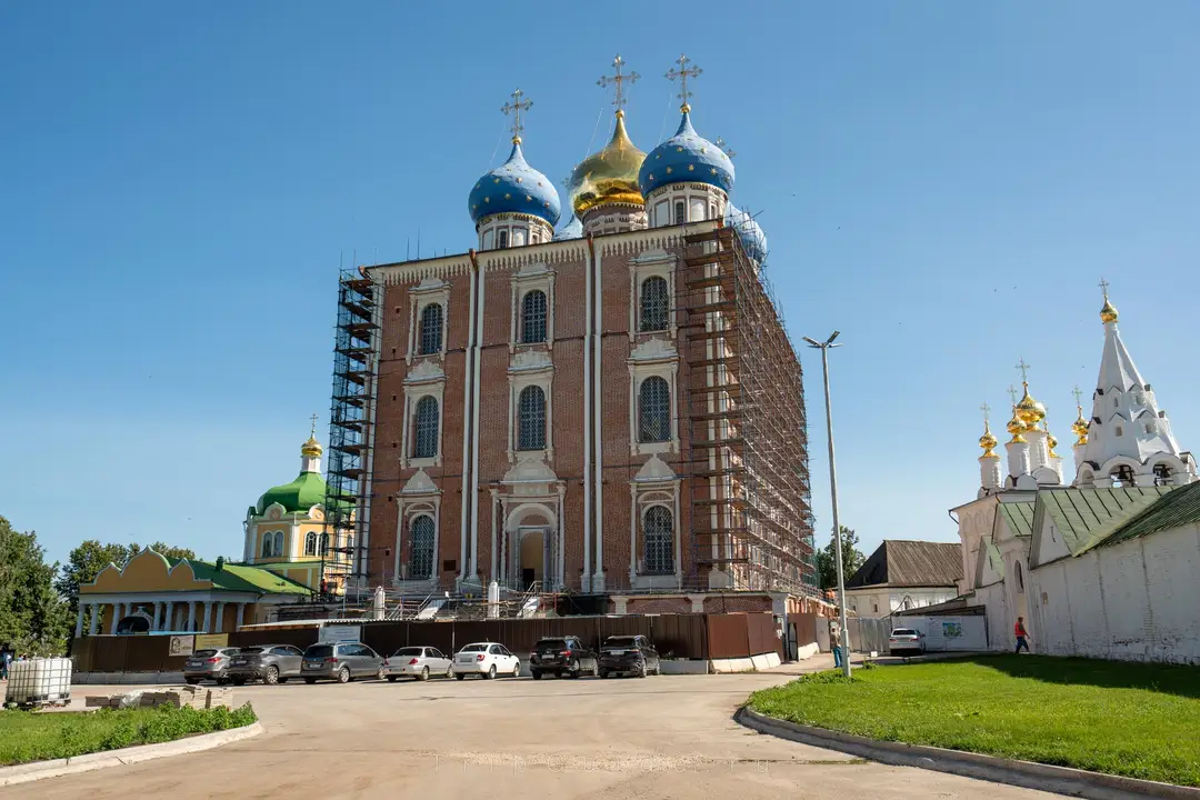 Успенский собор – главная достопримечательность Рязани Успенский собор – главная достопримечательность Рязани