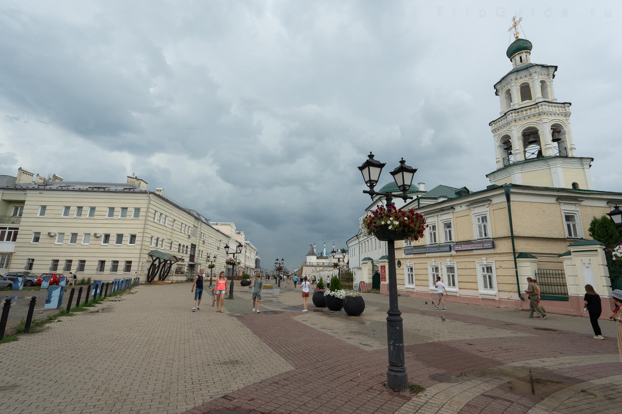 Улица Баумана у Никольского собора