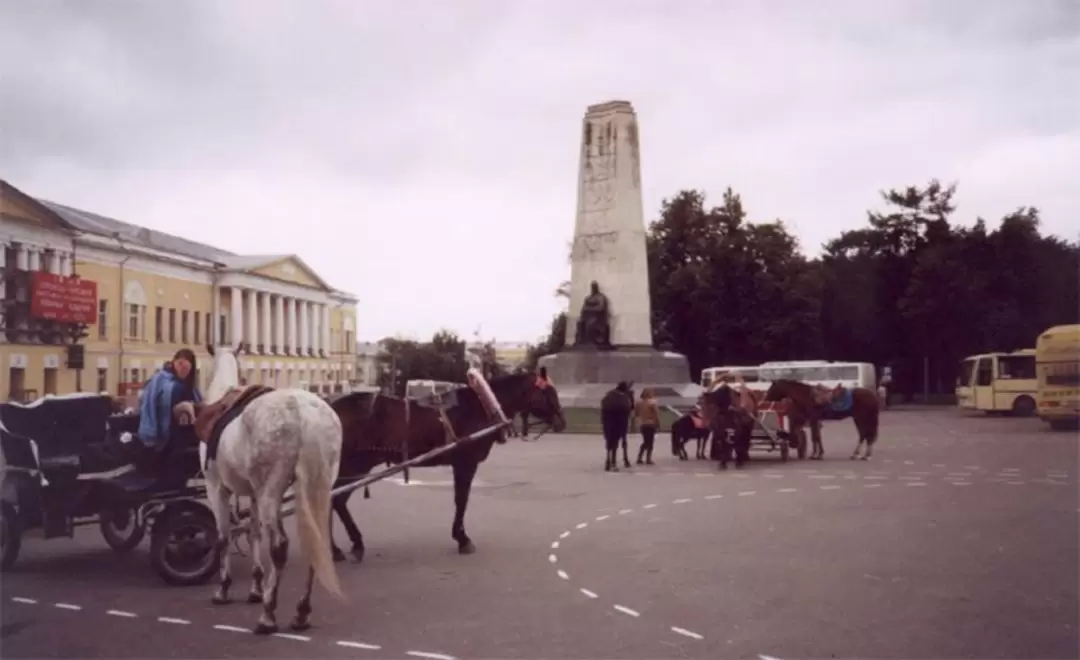 Соборная площадь во Владимире на фото