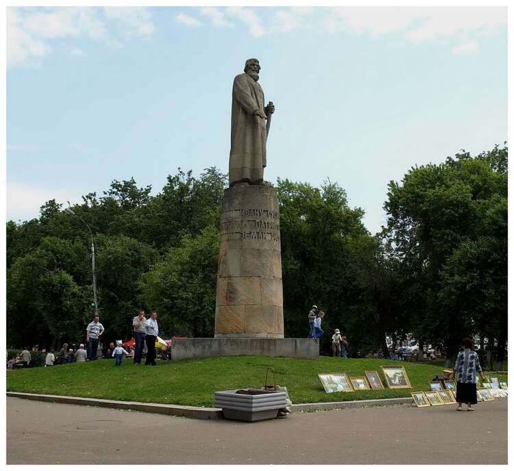 Памятник ивану сусанину в костроме фото