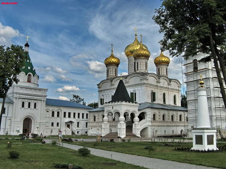 Кострома зимой: терем Снегурочки, старинный монастырь и музей сыра