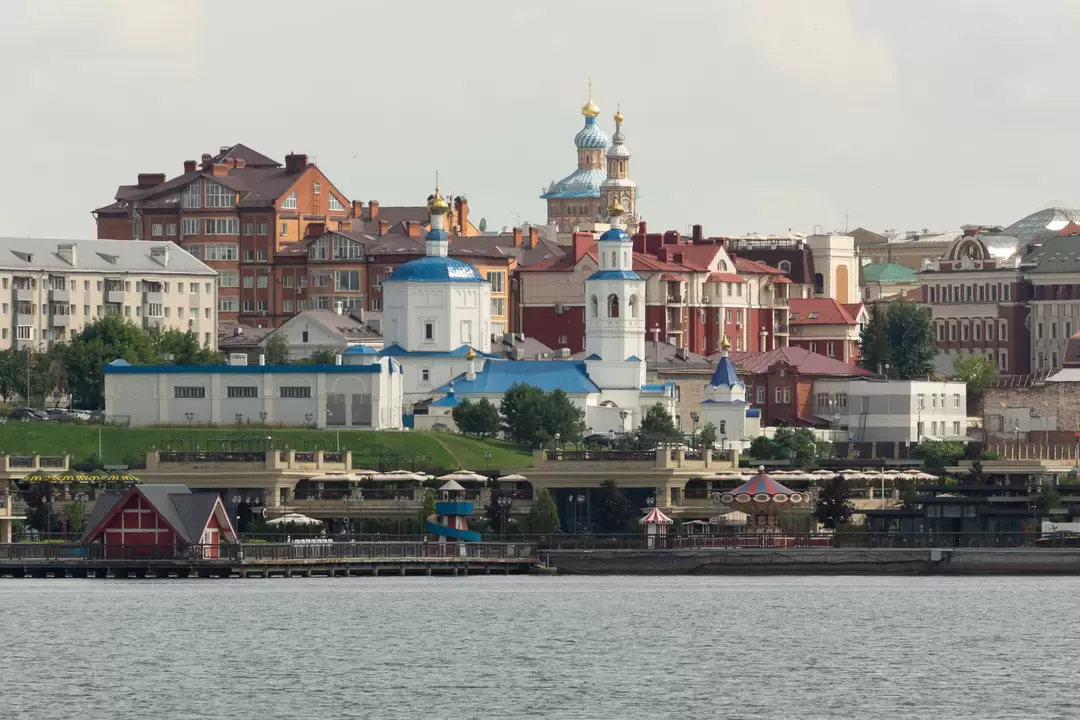 Церковь Параскевы Пятницы, вид с Казанки Церковь Параскевы Пятницы, вид с Казанки