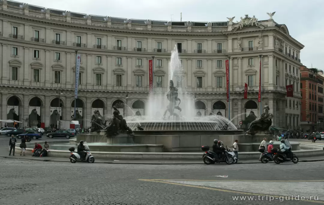 Площадь Республики (Piazza della Repubblica)