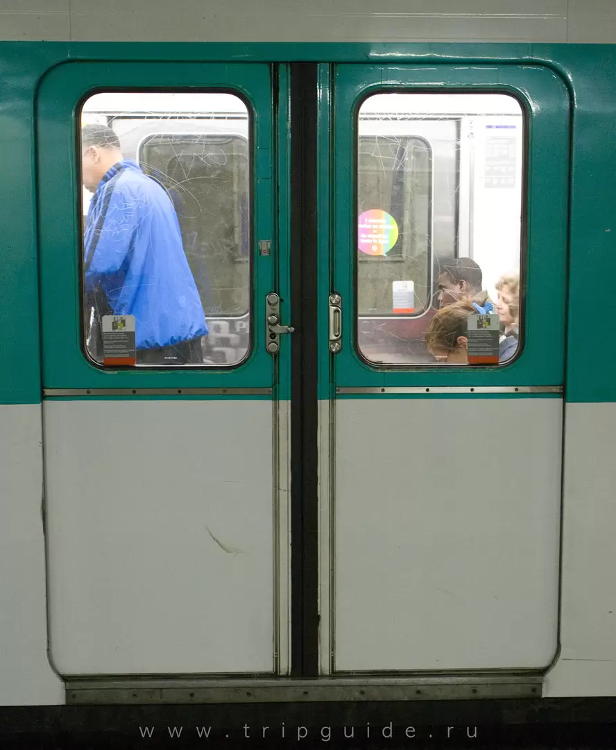 Вагоны метро в Париже Вагоны метро в Париже